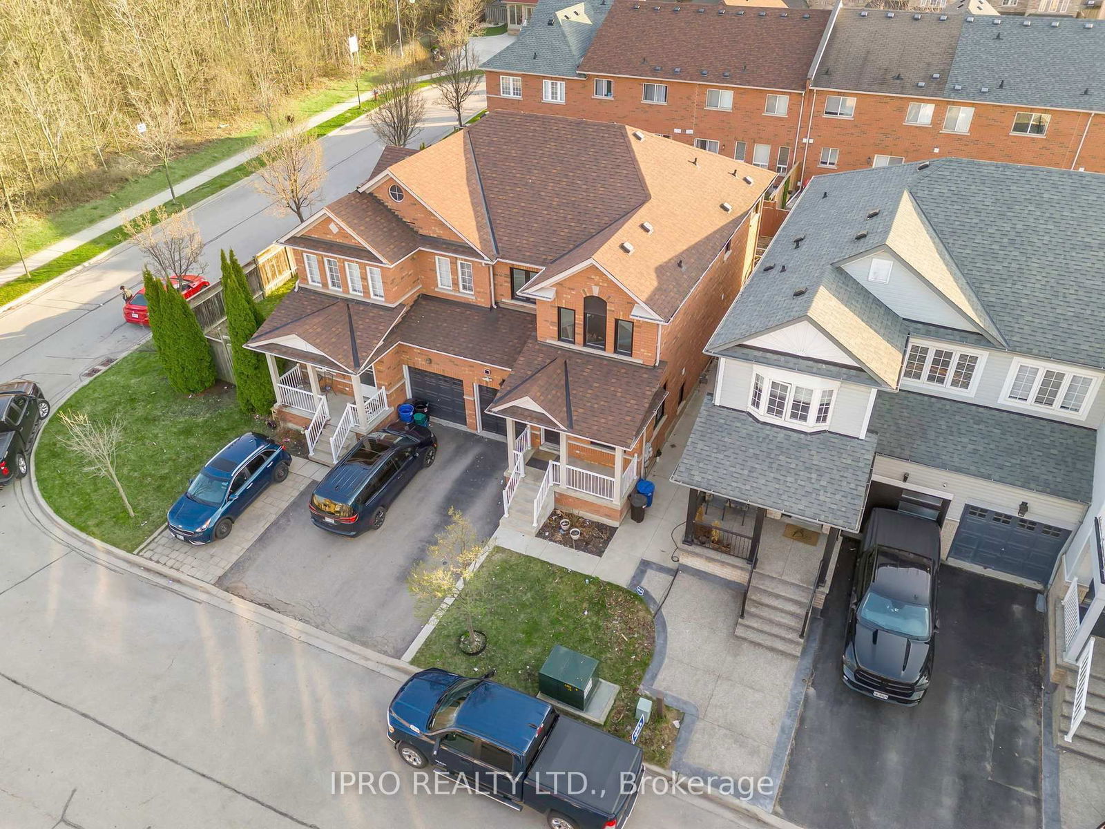 Semi-Detached House for sale at 147 Waters Boulevard, Milton, Dempsey, L9T 6K5 - MLS: W12139150