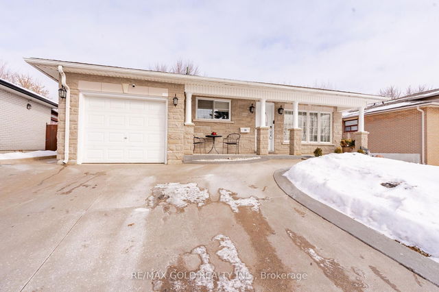 15 Castlemore Drive