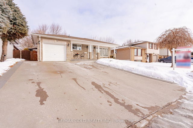 15 Castlemore Drive