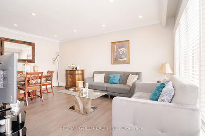 15 Castlemore Dr, Brampton - Brampton East image-0-4