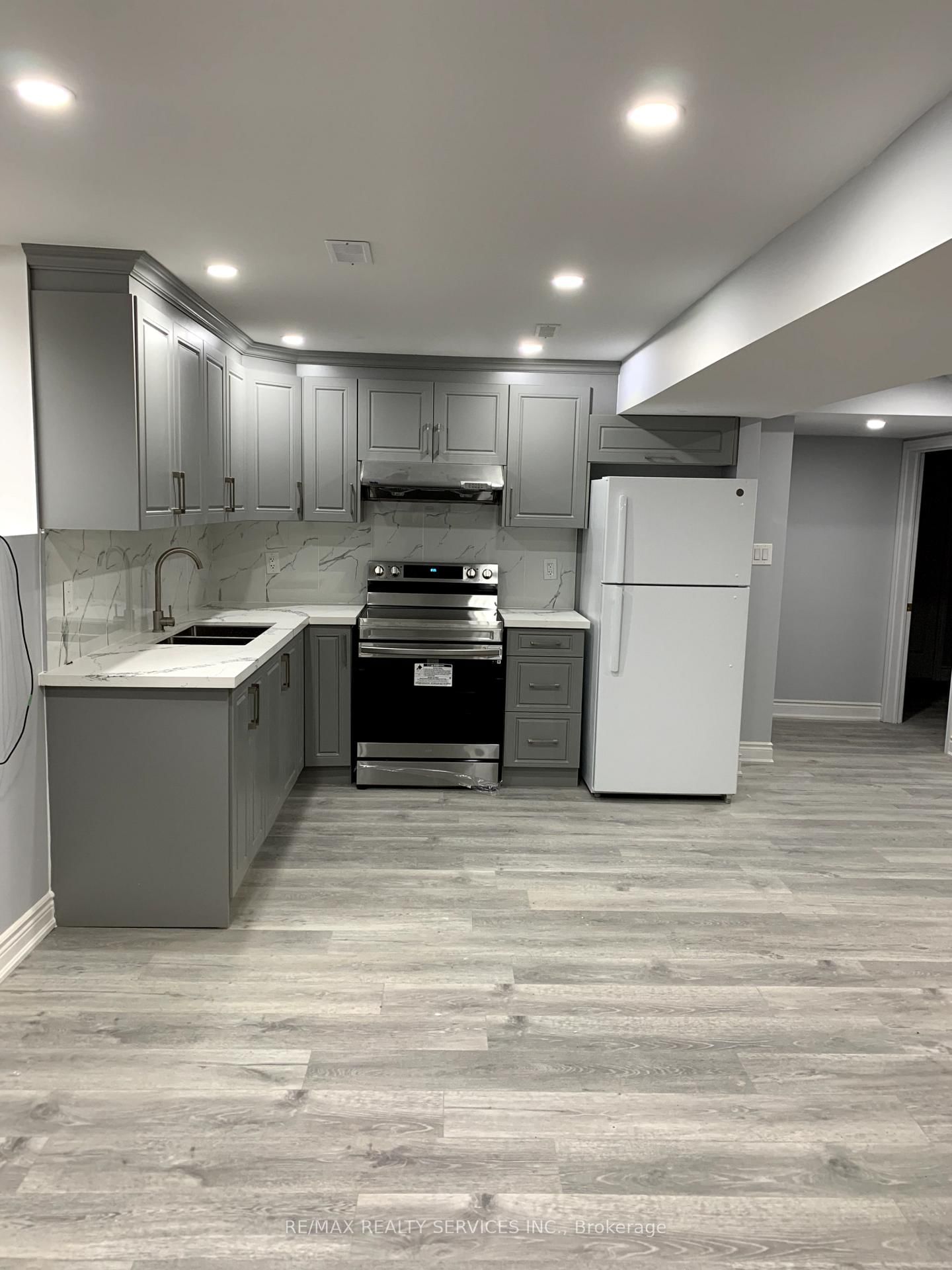 Detached House for lease at BSMT-32 Berwick Avenue, Brampton, Heart Lake West, L6Z 3P6 - MLS: W12139550