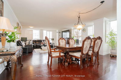 Unit 801 — 3650 Kaneff Cres, Mississauga - Mississauga Valleys image-0-3