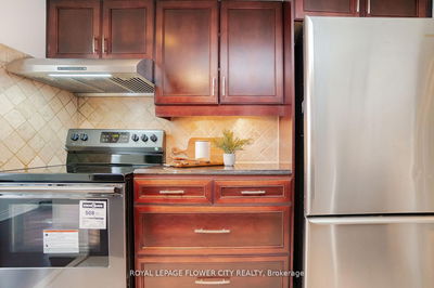 Unit 801 — 3650 Kaneff Cres, Mississauga - Mississauga Valleys image-0-4