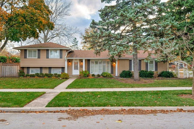 360 Cosburn Crescent