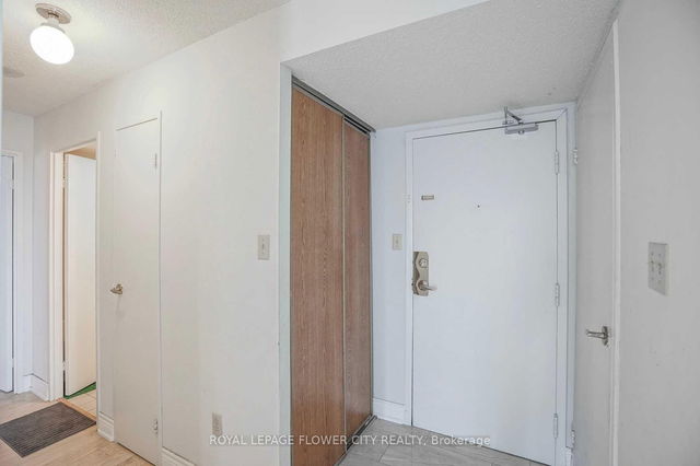 411 - 10 Markbrook Lane
