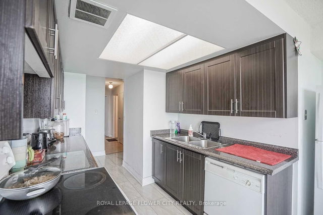 411 - 10 Markbrook Lane