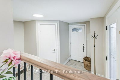 1506 Prince John Circ, Oakville - Clearview image-0-3