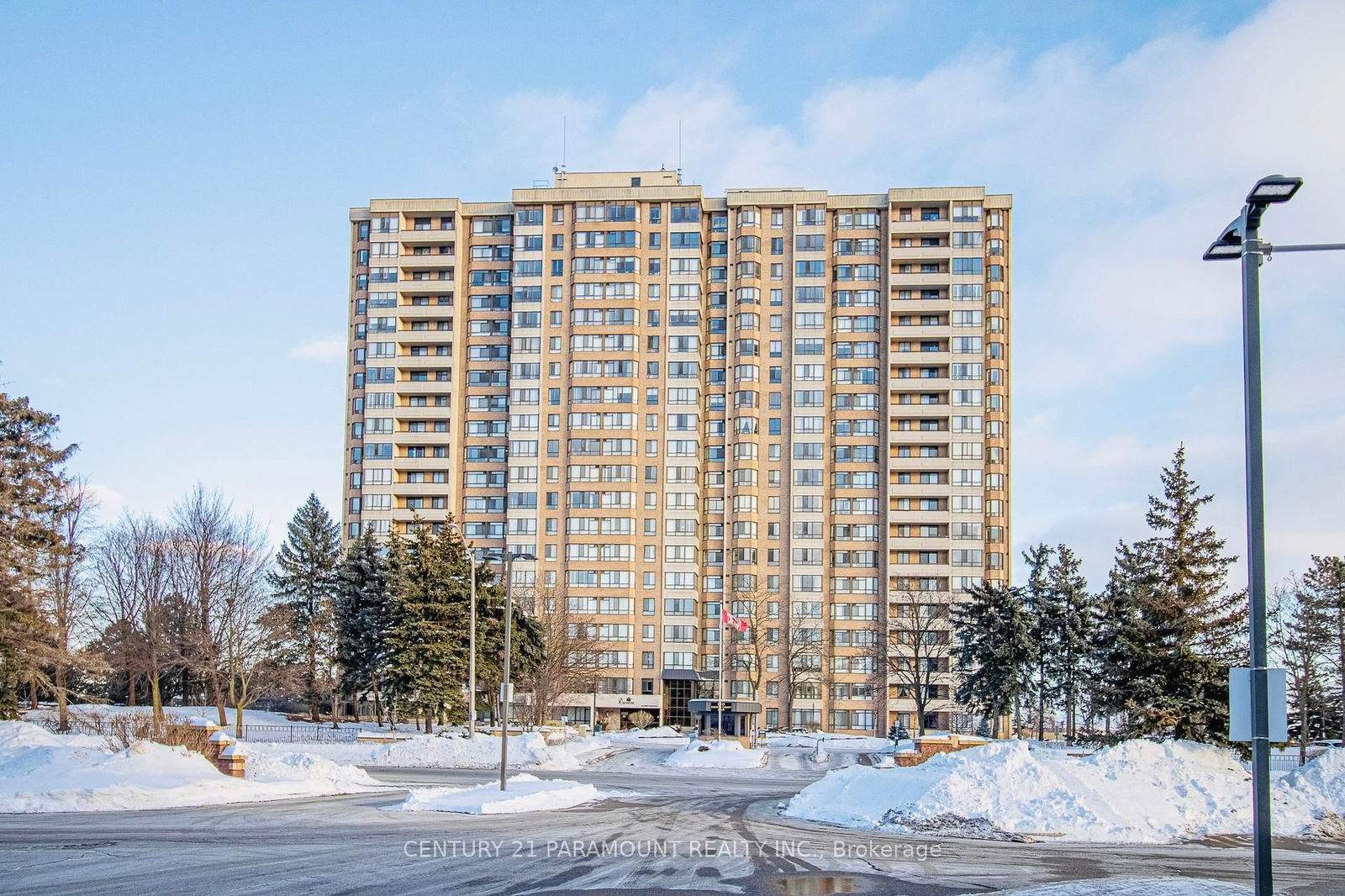 Condo for lease at 100 County Ct Boulevard, Brampton, Fletcher's Creek South, L6W 3X1 - MLS: W12140208