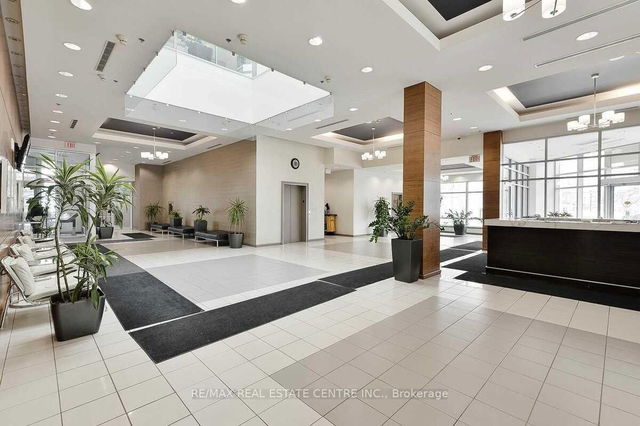 504 - 33 Elm Drive