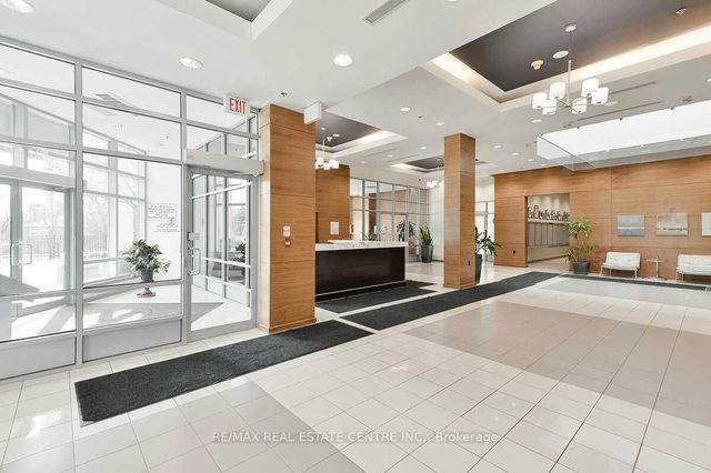 504 - 33 Elm Drive