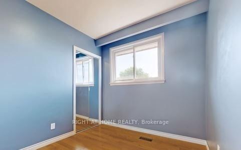 3631 Molly Ave, Mississauga, L5A 3G5 | Image 3