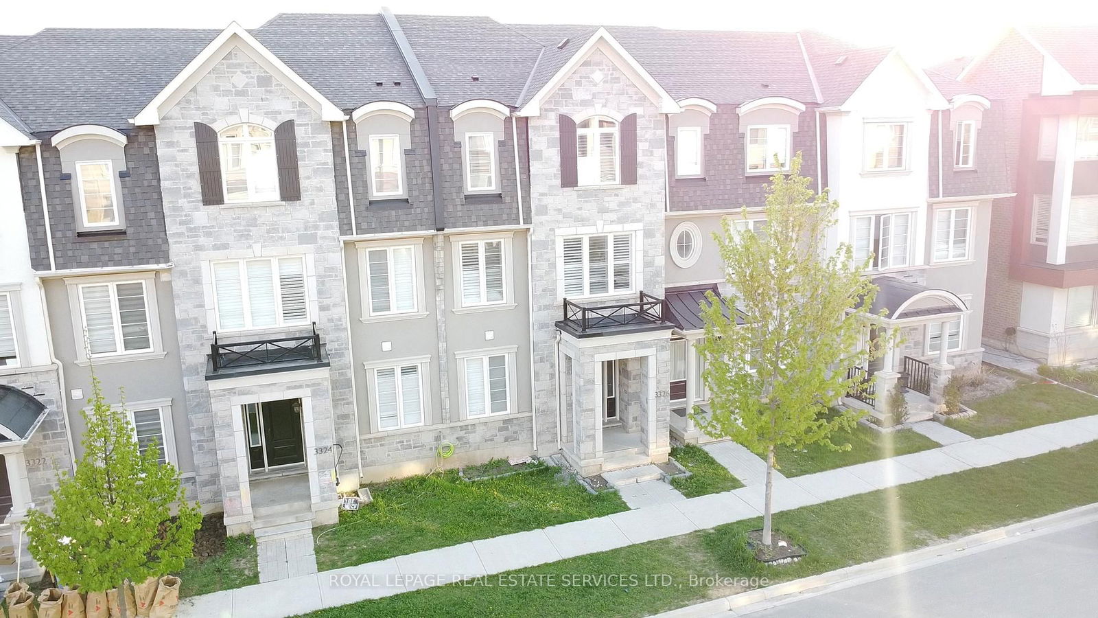 Townhouse for lease at 3326 Carding Mill Trail, Oakville, Glenorchy, L6M 1R7 - MLS: W12140420