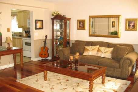439 Bluesky Cres, Mississauga, L5R2R9 | Image 2