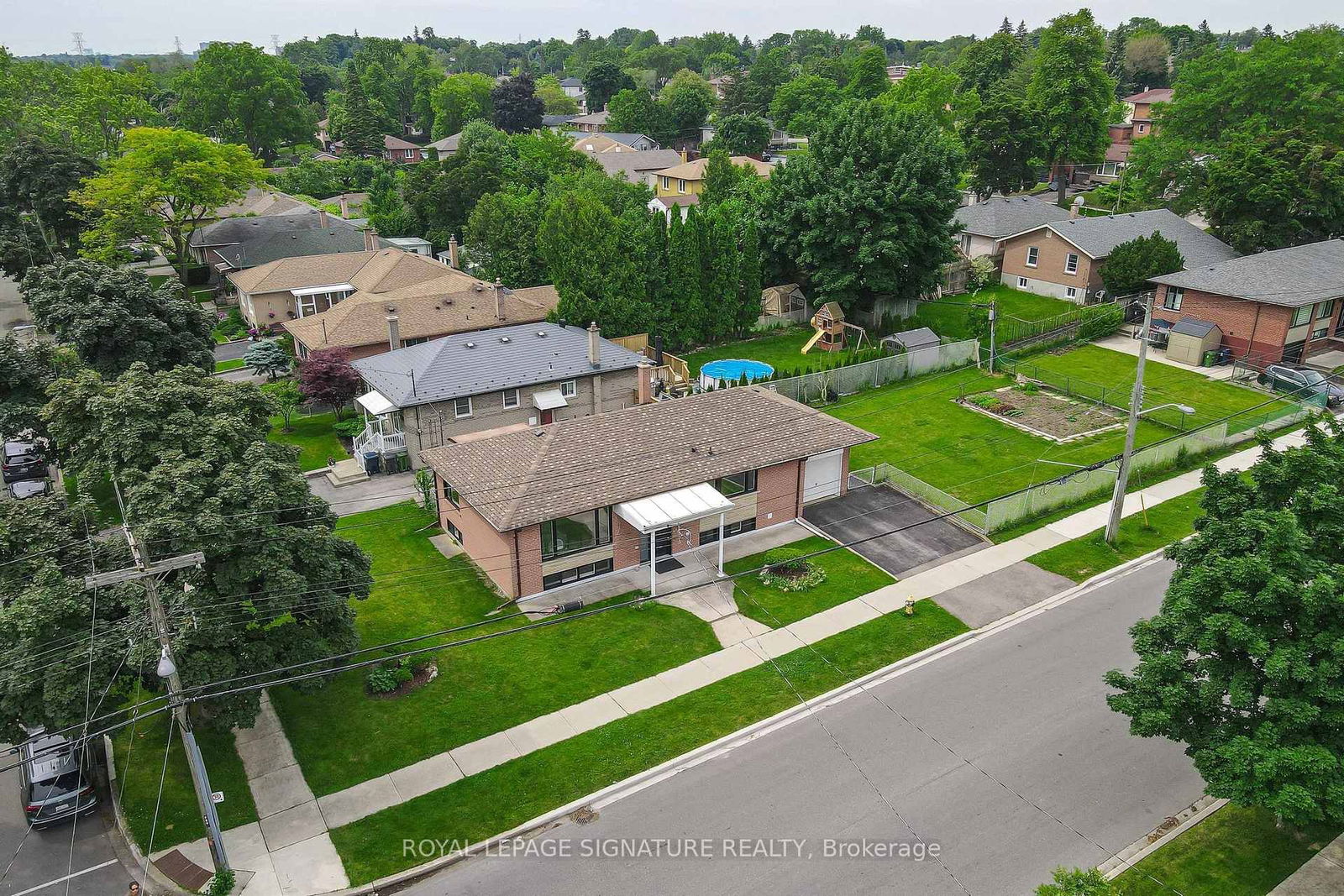 Detached House for sale at 89 Thistle Down Boulevard, Toronto, Thistletown-Beaumonde Heights, M9V 1J3 - MLS: W12140914