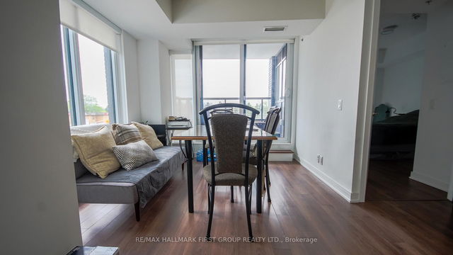 203 - 30 Samuel Wood Way