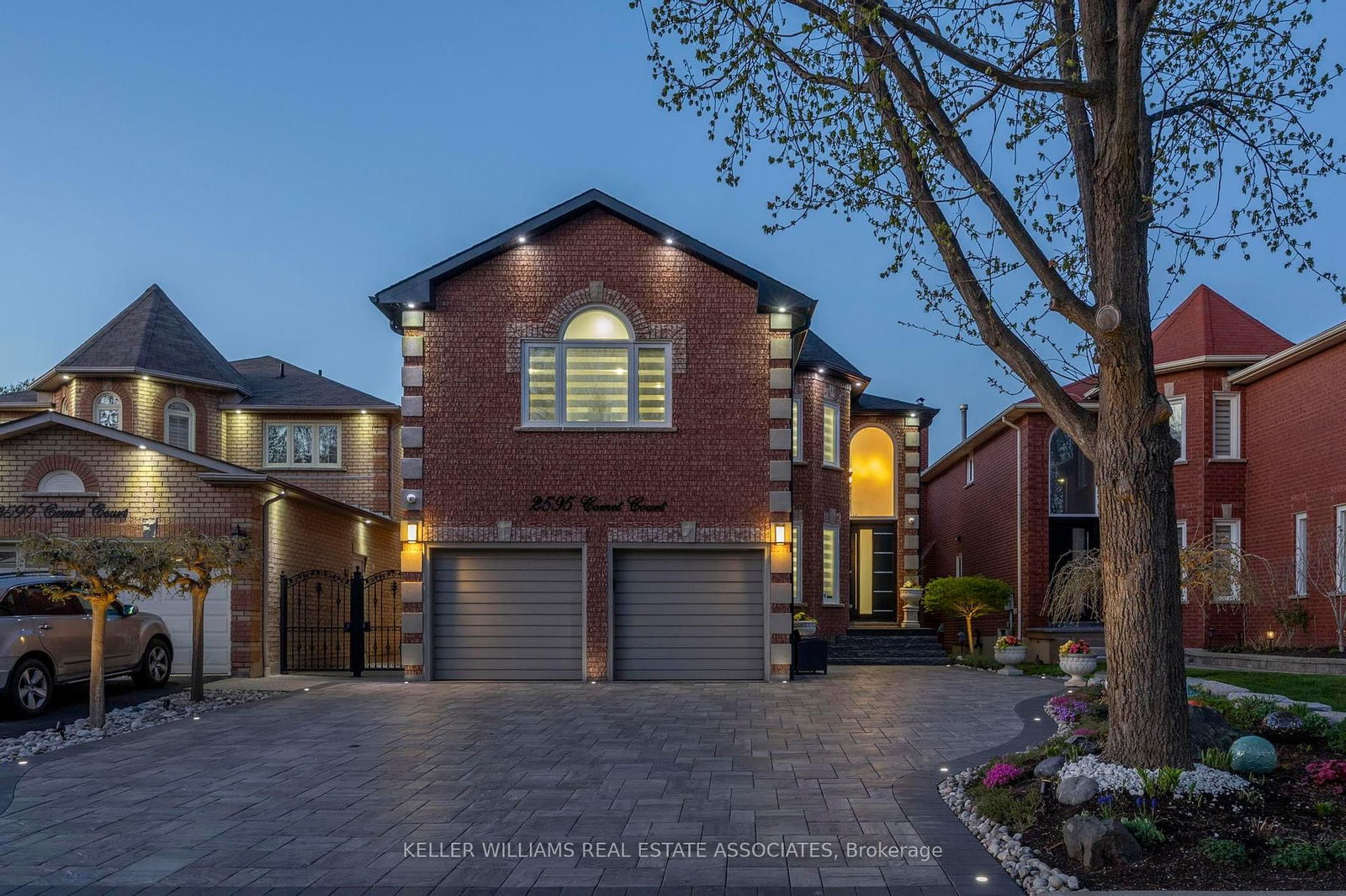 Detached House for sale at 2595 Comet Court, Mississauga, Sheridan, L5K 2R4 - MLS: W12141199