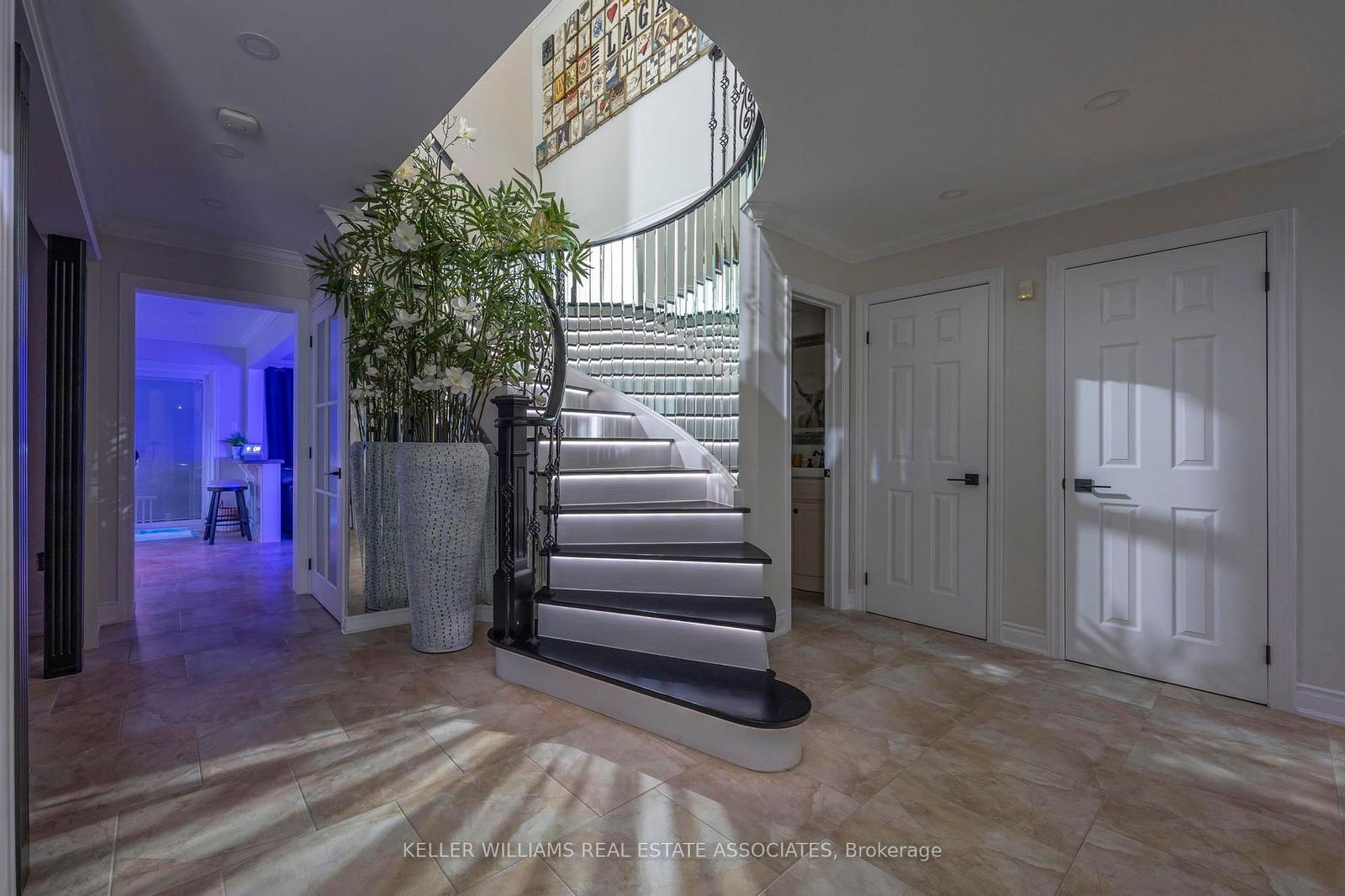Detached House for sale at 2595 Comet Court, Mississauga, Sheridan, L5K 2R4 - MLS: W12141199