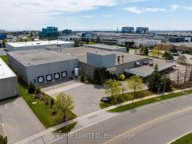 2830 Plymouth Dr, Oakville, L6H 5R4 | Image 2