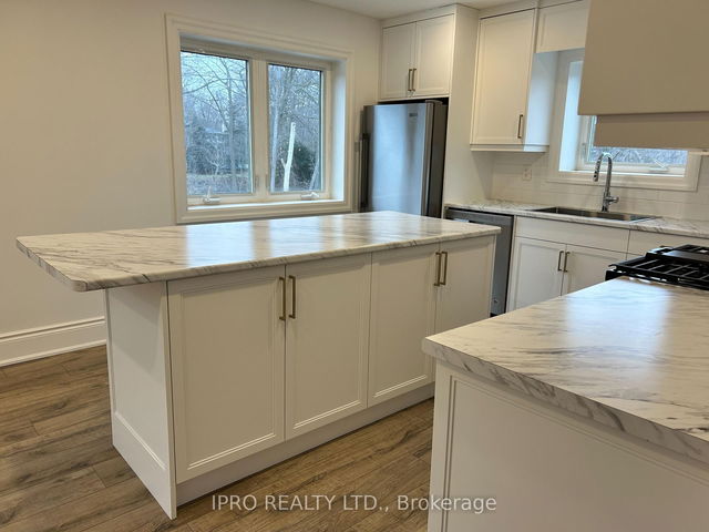 2 - 1661 Lakeshore Road