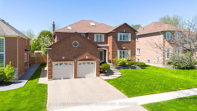 5465 Shorecrest Crescent
