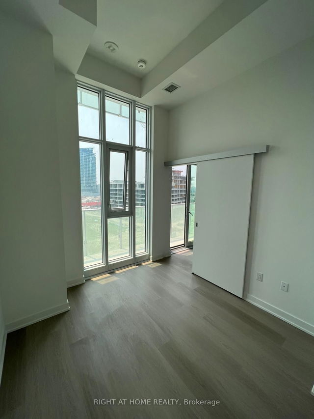 625 - 3883 QUARTZ Road