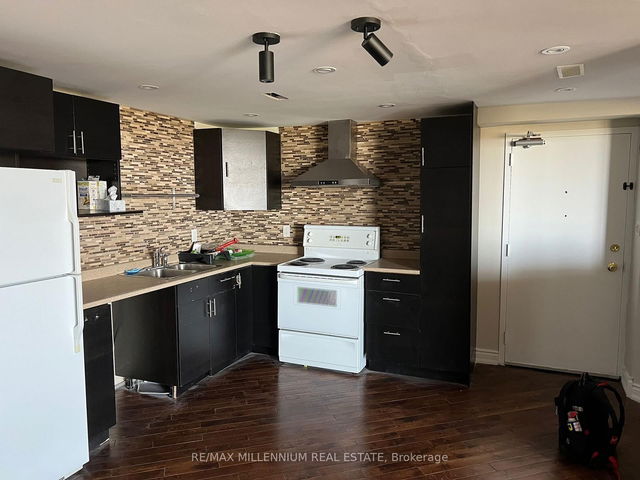 1603 - 330 Dixon Road
