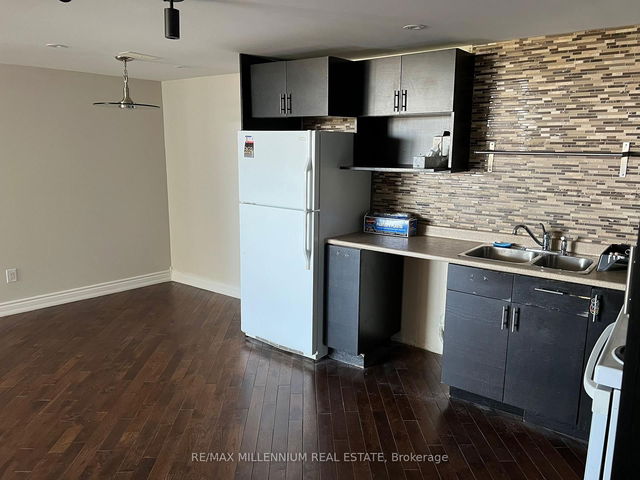 1603 - 330 Dixon Road