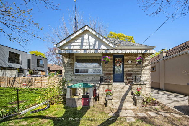 217 Alderbrae Avenue
