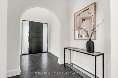 328 Ashbury Rd, Oakville - West image-0-3