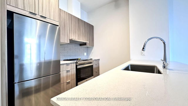 407 - 430 Square One Drive