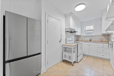 Unit Upper — 310 Jane St, Toronto - Lambton Baby Point image-0-4