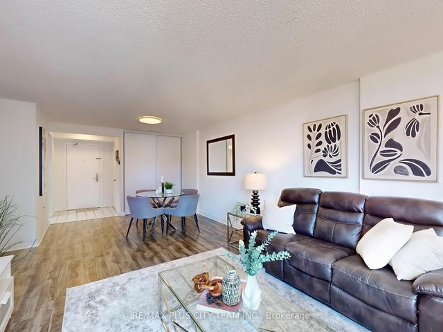 605 - 25 Fairview Road