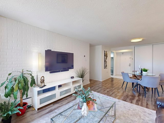 605 - 25 Fairview Road