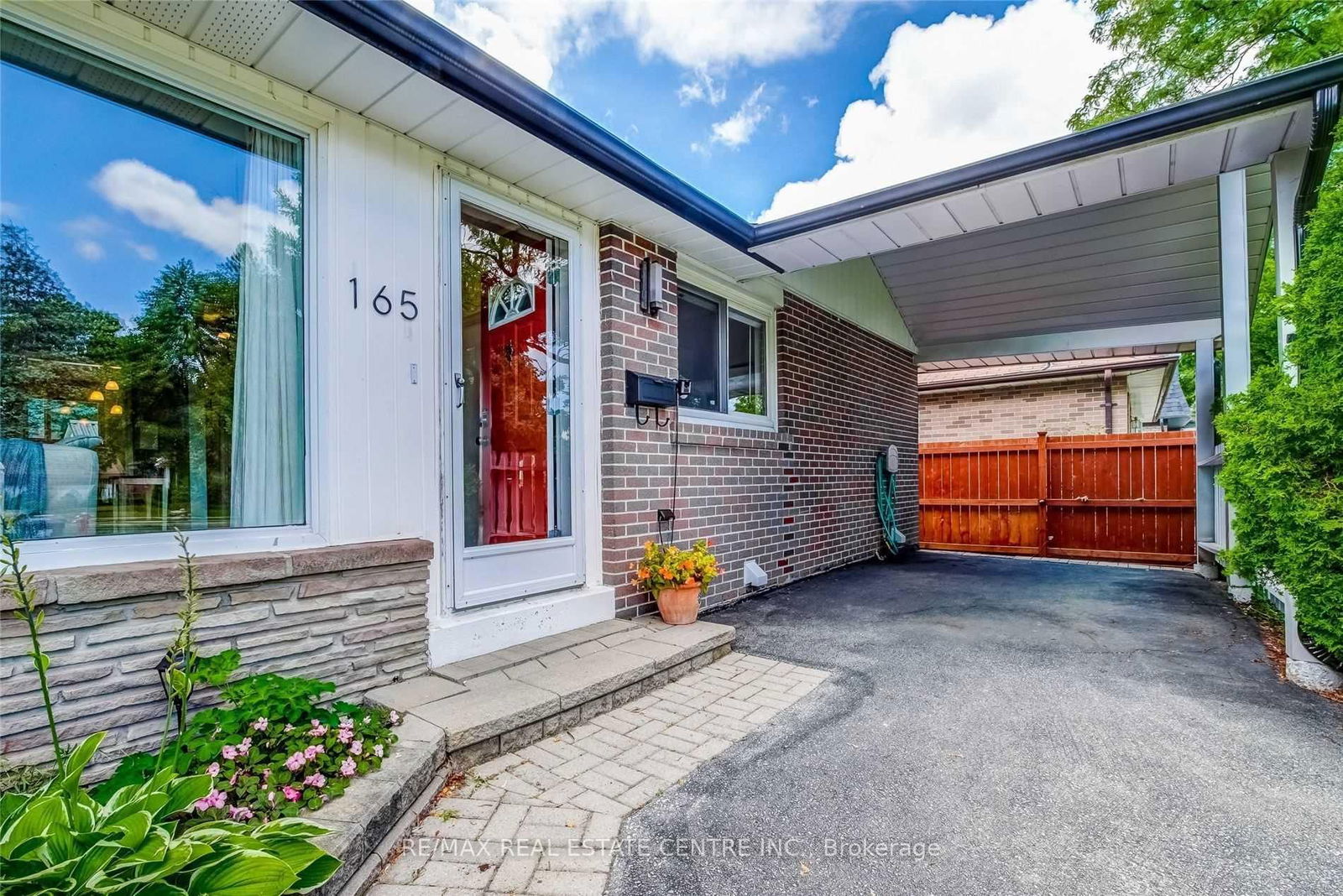 Detached House for lease at Upper-165 Mcmurchy Avenue, Brampton, Brampton South, L6Y 1Y9 - MLS: W12142236