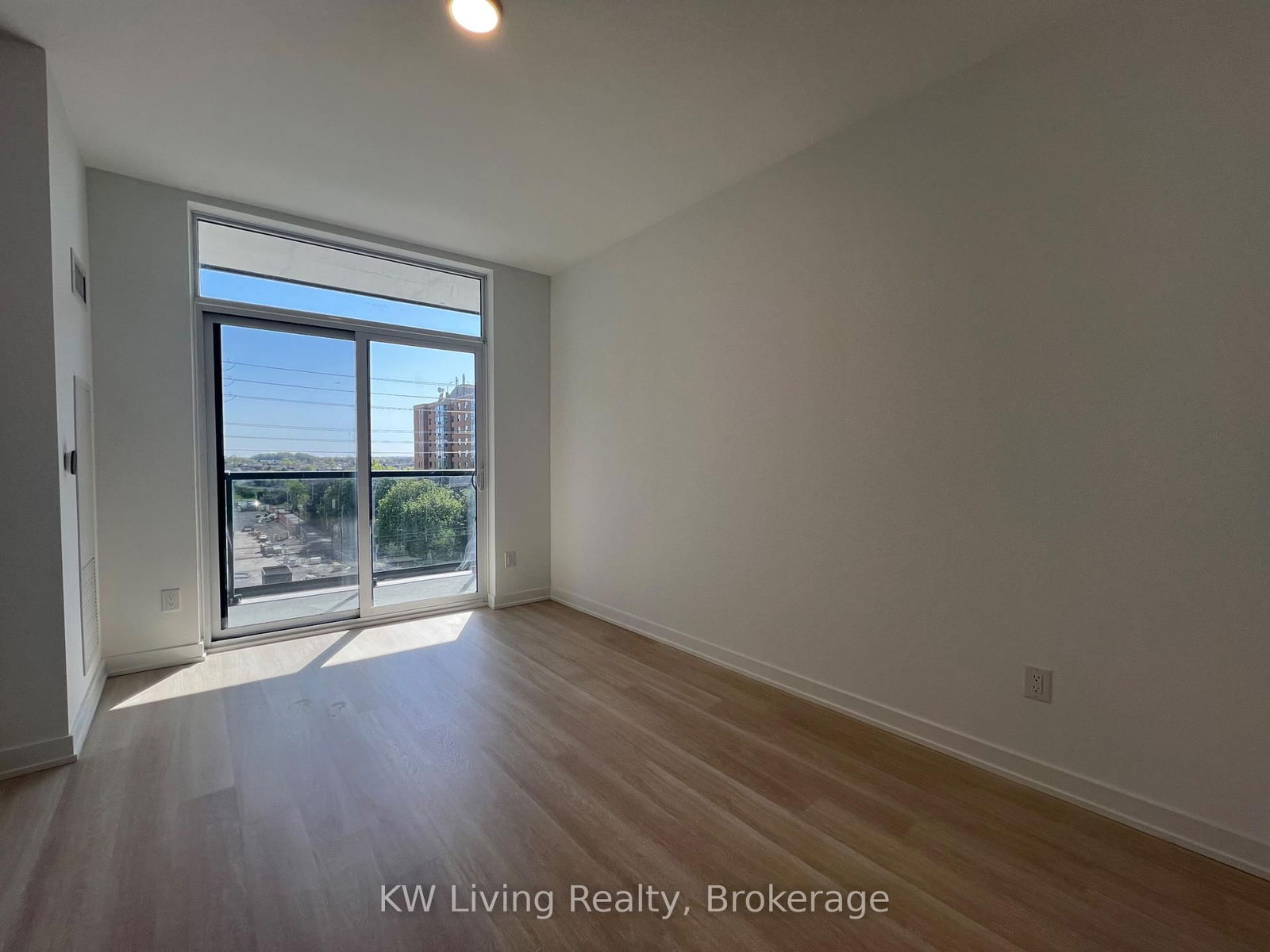 Condo for lease at 409-5105 Hurontario Street, Mississauga, Hurontario, L4Z 3X7 - MLS: W12142322
