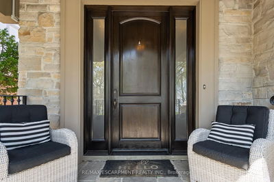 274 Lake Prom, Toronto - Long Branch image-0-2