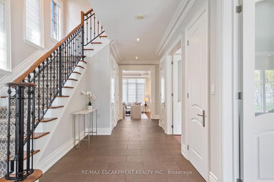 274 Lake Prom, Toronto - Long Branch image-0-4