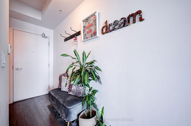 712 - 15 James Finlay Way