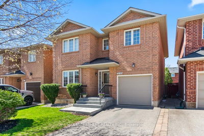 2160 Peachtree Lane, Oakville - Westmount