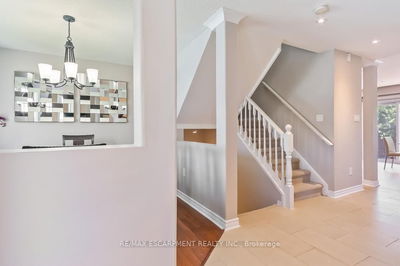 2160 Peachtree Lane, Oakville - Westmount image-0-4