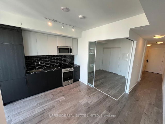 628 - 285 Dufferin Street