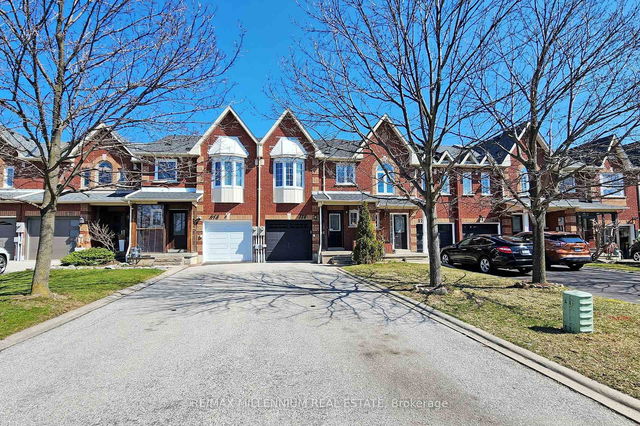 572 Lumberton Crescent