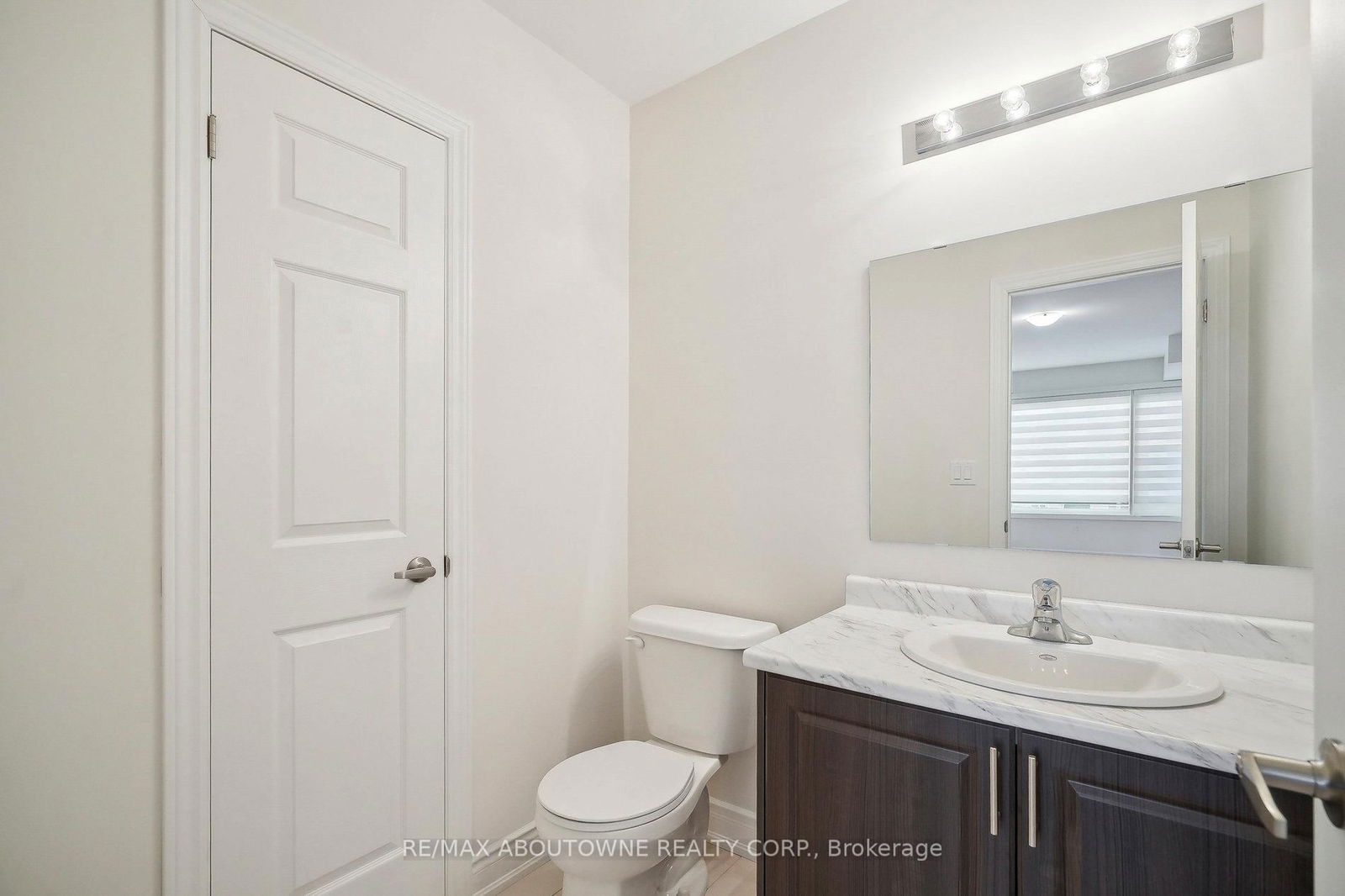 Townhouse for lease at 10 Marvin Avenue, Oakville, Glenorchy, L6H 0Z8 - MLS: W12143183