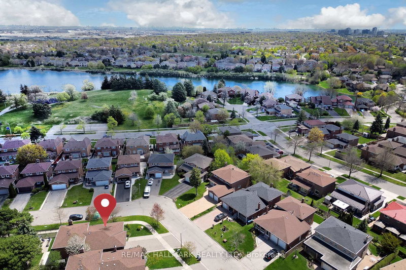 1 - 3 Pottery Cres, Brampton, L6S 3S2 | Image 2