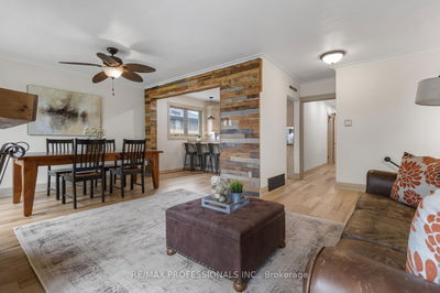 3 Littlewood Cres, Toronto - Eringate-Centennial-West Deane image-0-4