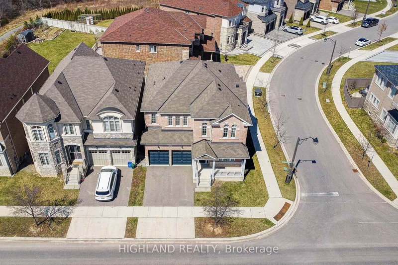 425 Threshing Mill Blvd, Oakville, L6H 0T4 | Image 3