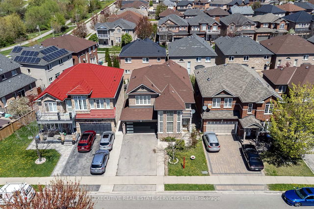 85 Stoneylake Avenue