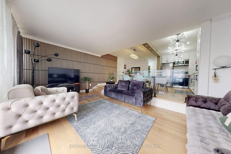 Unit 813 — 19 Four Winds Dr, Toronto - York University Heights image-0-0
