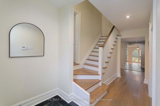 15 Kingsgarden Road