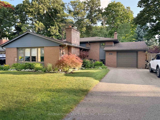 3234 Flynn Crescent